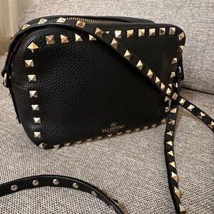 Valentino Garavani
Rockstud crossbody bag